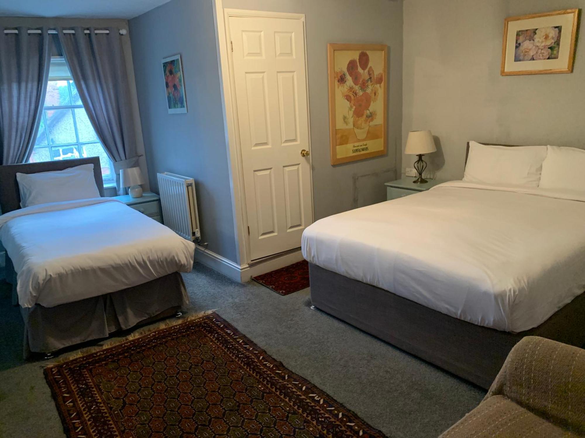 The Red House Hotel Grantham Room photo