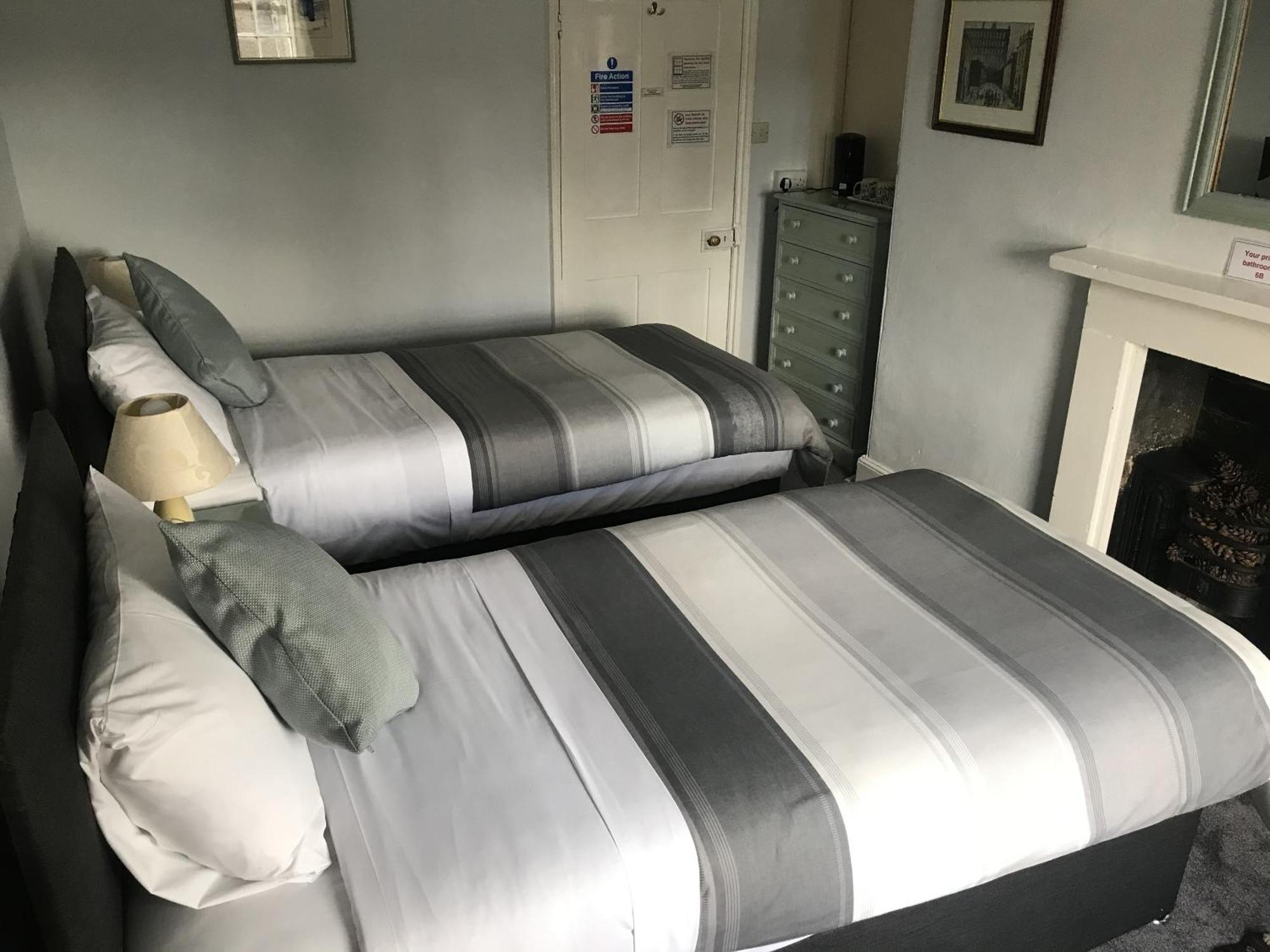 The Red House Hotel Grantham Room photo