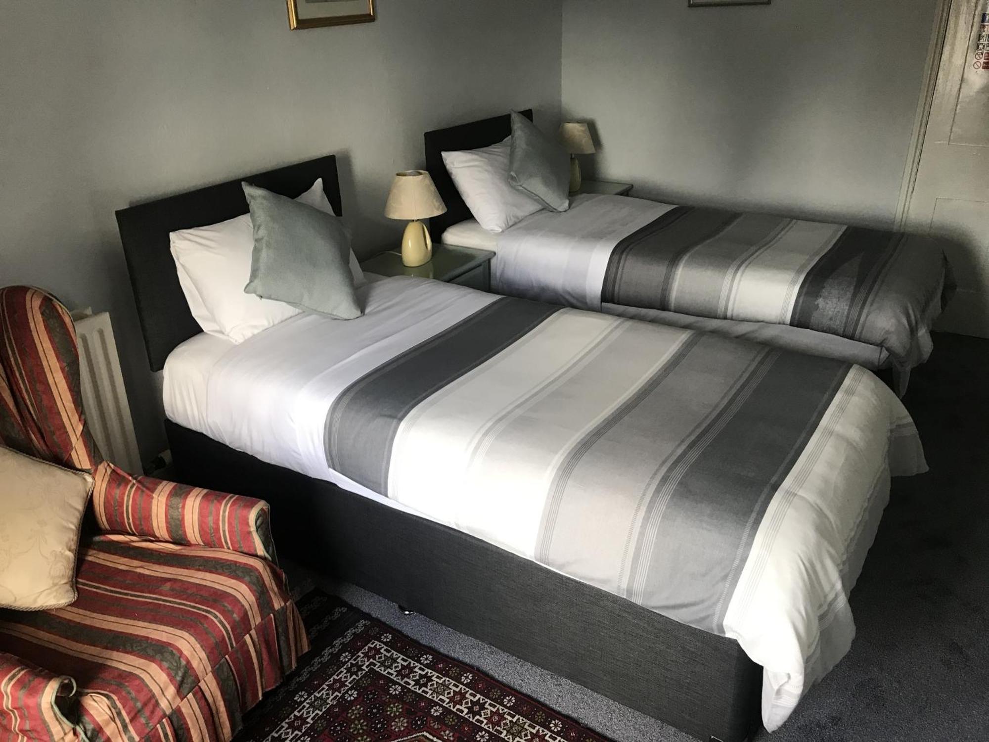 The Red House Hotel Grantham Room photo