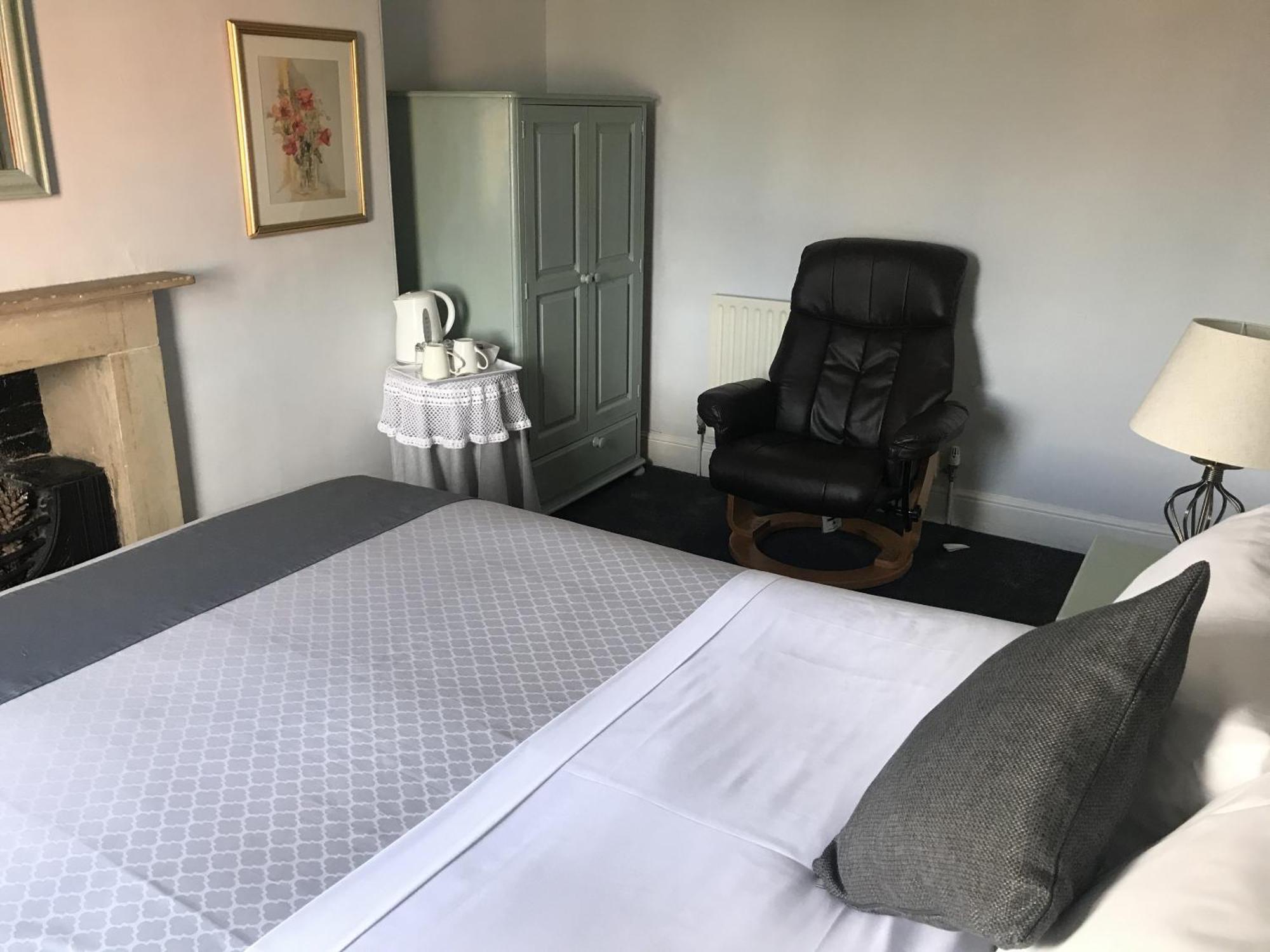 The Red House Hotel Grantham Room photo