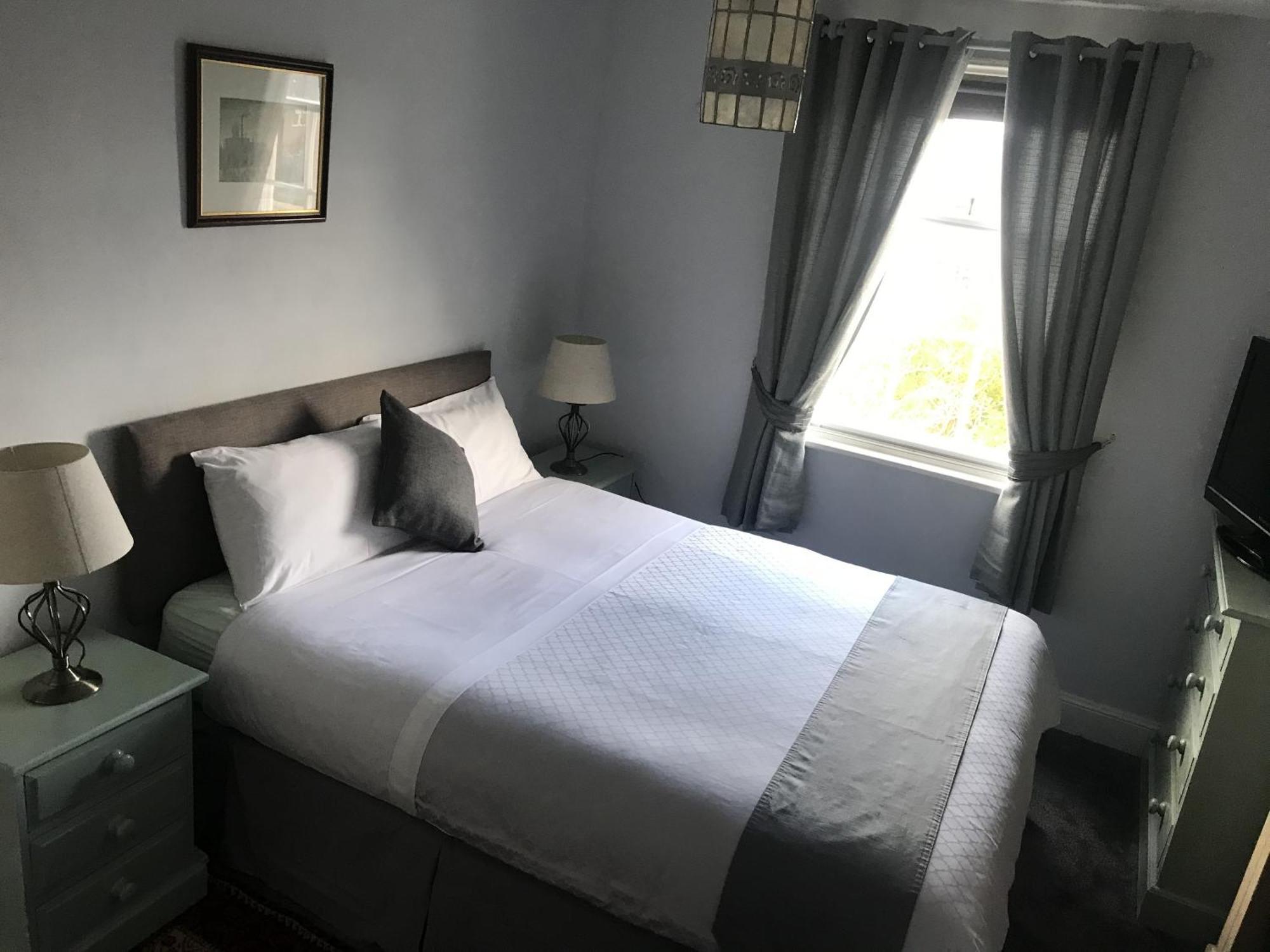 The Red House Hotel Grantham Room photo